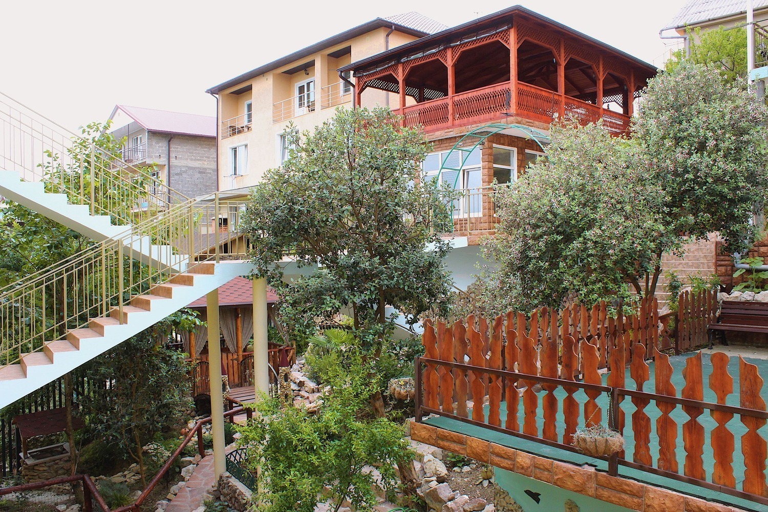 Территория - гостевой дом Аида